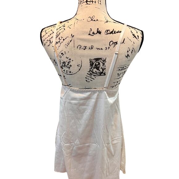 🤍 Adome White Slip Dress – Size Small | Great Pre-Owned Condition (SKU: 0081) - Picture 2 of 5